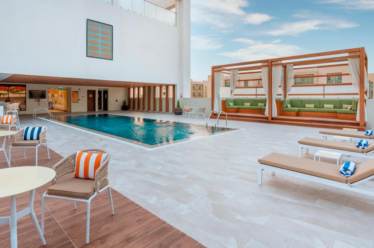 Al Fanatir Holiday Inn & Suites Al Jubail By Ihg מראה חיצוני תמונה