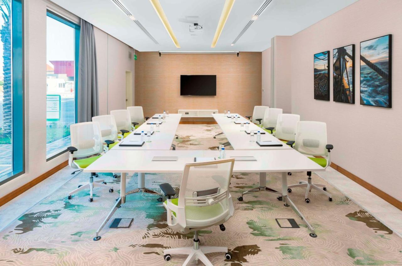 Al Fanatir Holiday Inn & Suites Al Jubail By Ihg מראה חיצוני תמונה