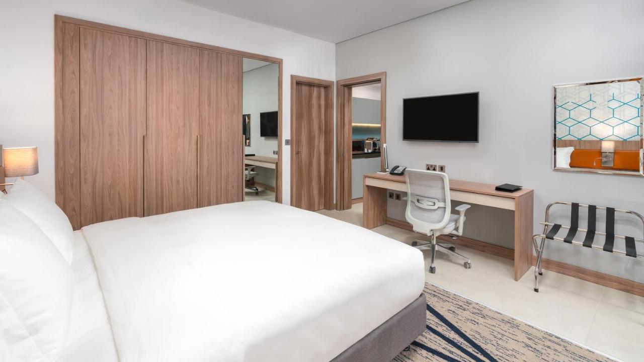 Al Fanatir Holiday Inn & Suites Al Jubail By Ihg מראה חיצוני תמונה