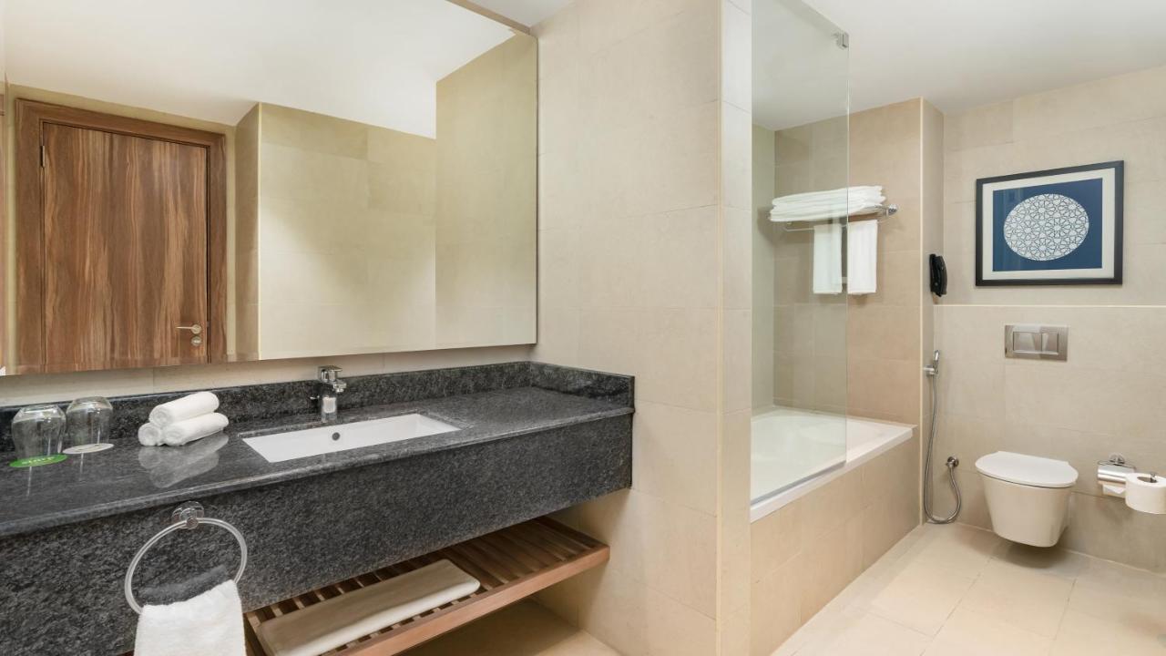 Al Fanatir Holiday Inn & Suites Al Jubail By Ihg מראה חיצוני תמונה