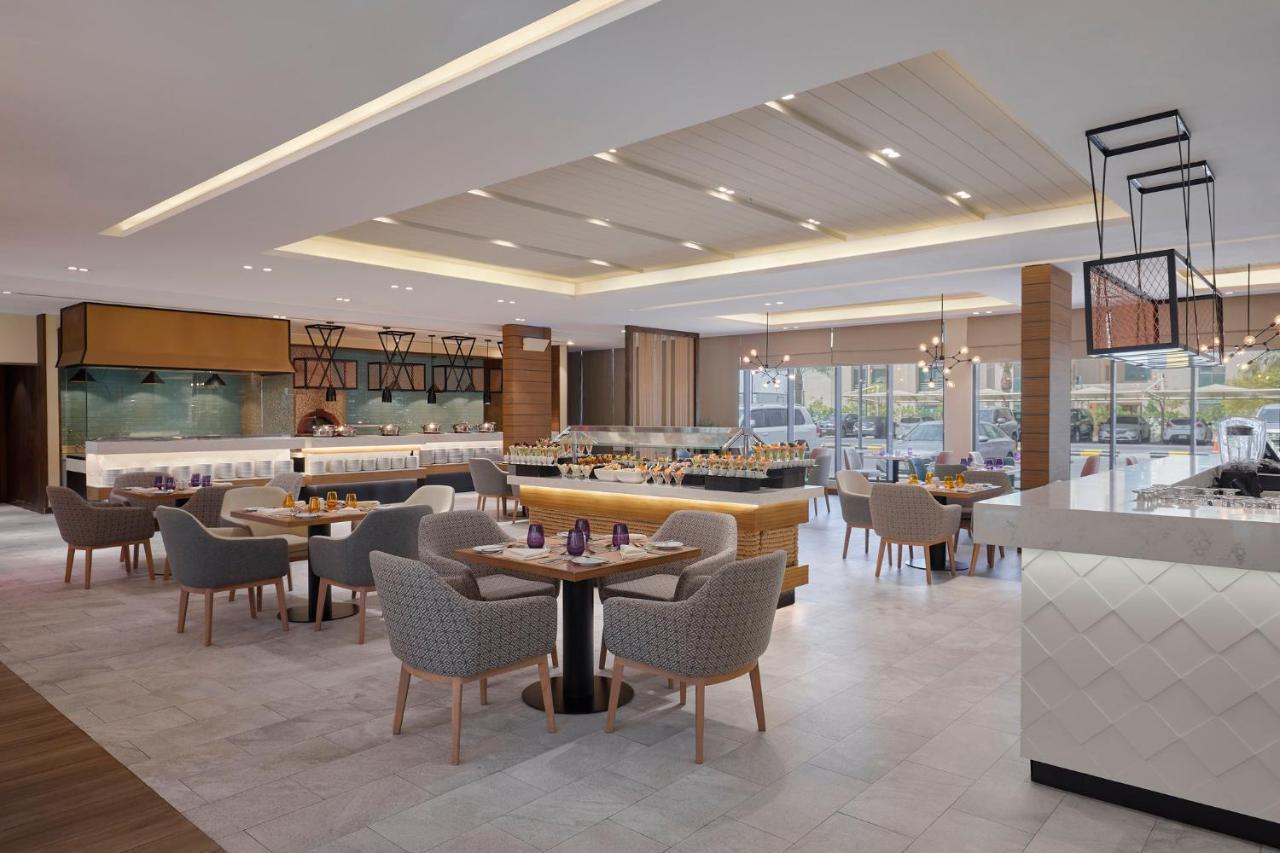 Al Fanatir Holiday Inn & Suites Al Jubail By Ihg מראה חיצוני תמונה
