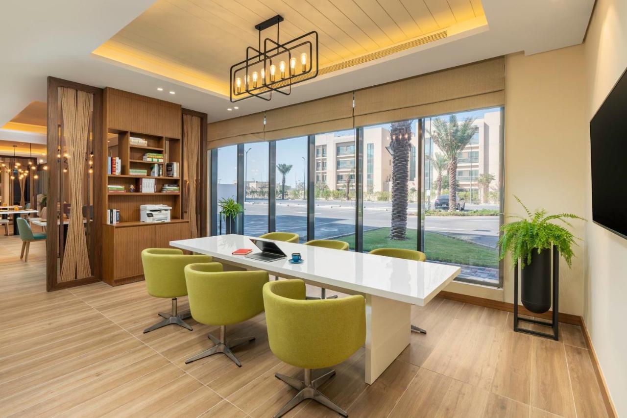 Al Fanatir Holiday Inn & Suites Al Jubail By Ihg מראה חיצוני תמונה