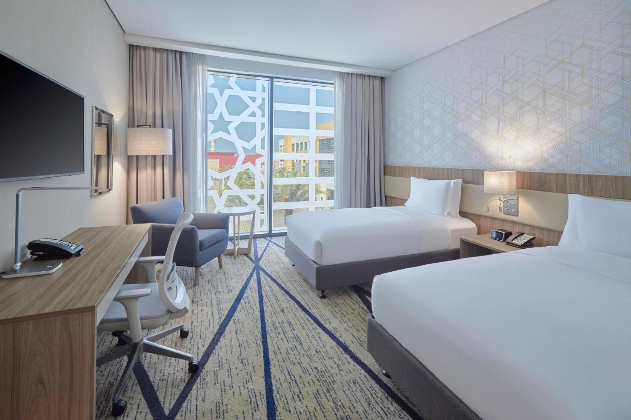 Al Fanatir Holiday Inn & Suites Al Jubail By Ihg מראה חיצוני תמונה
